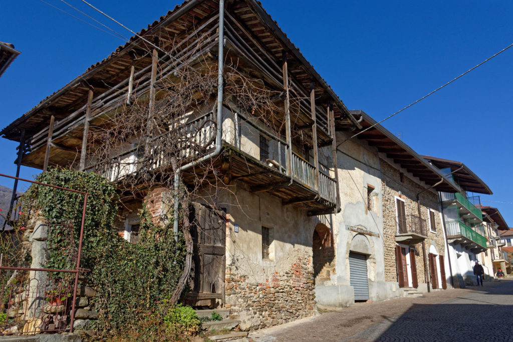 Colleretto Castelnuovo edifici storici